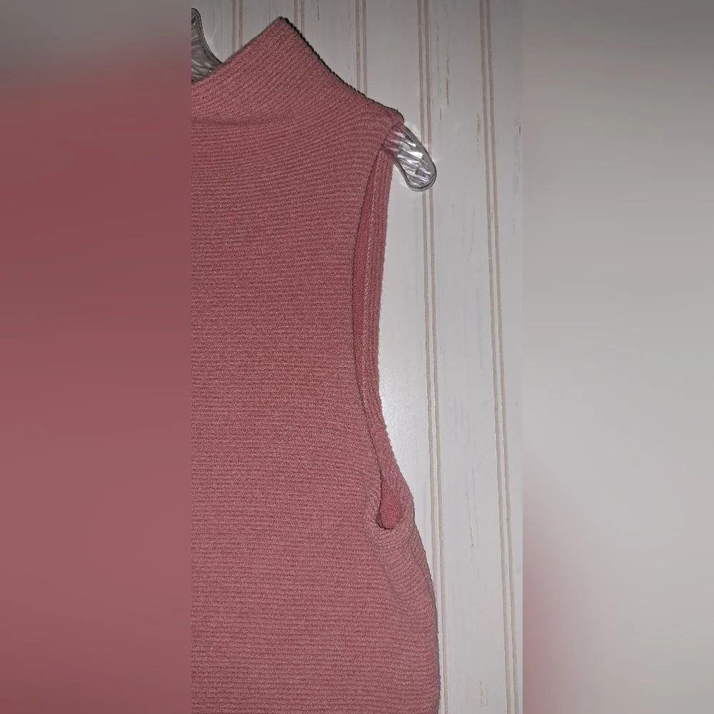 Ladies Free People Sleeveless Turtleneck Tunic Sweater Small Deep Underarm
